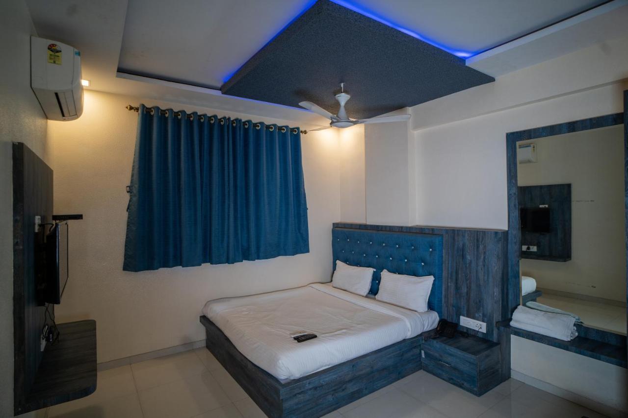 Hotel Mari Aai Residency Нави Мумбай Екстериор снимка