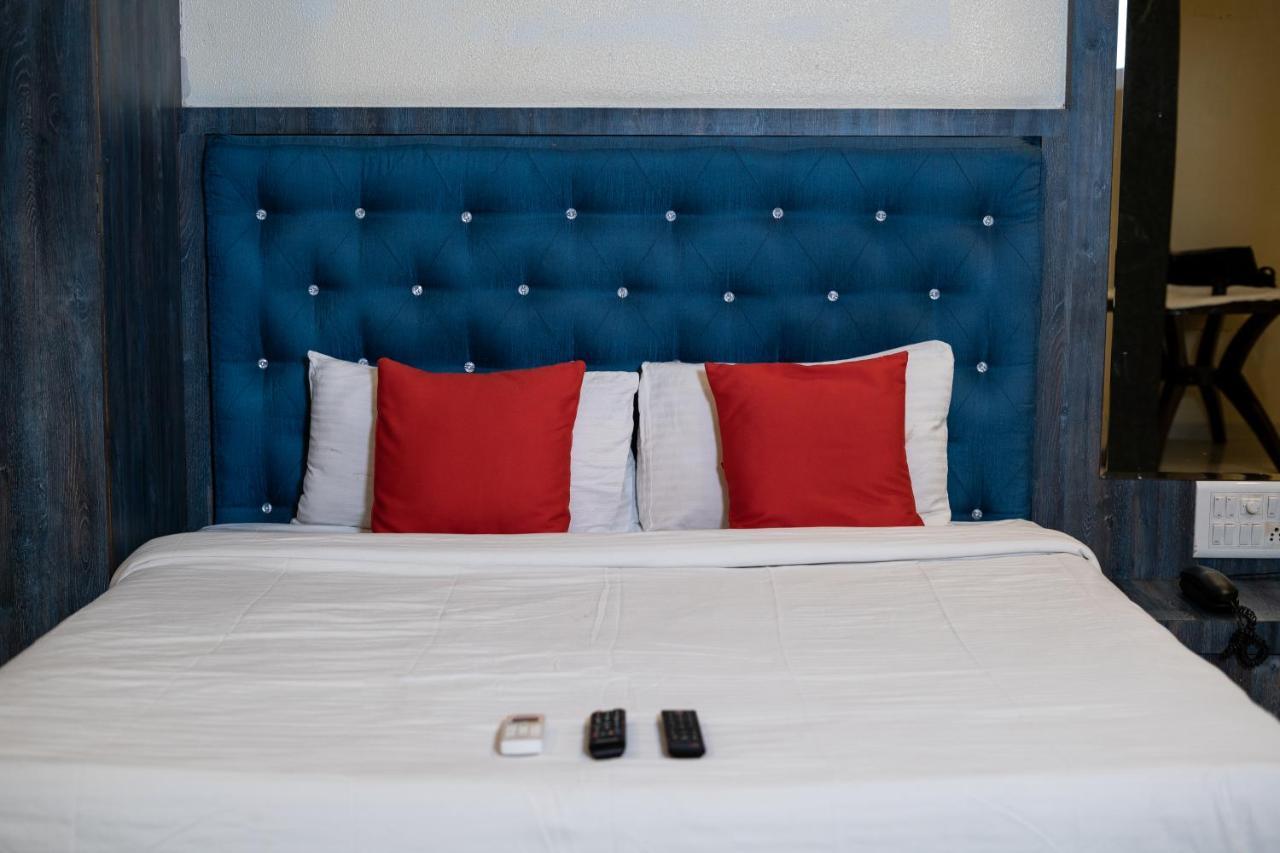 Hotel Mari Aai Residency Нави Мумбай Екстериор снимка