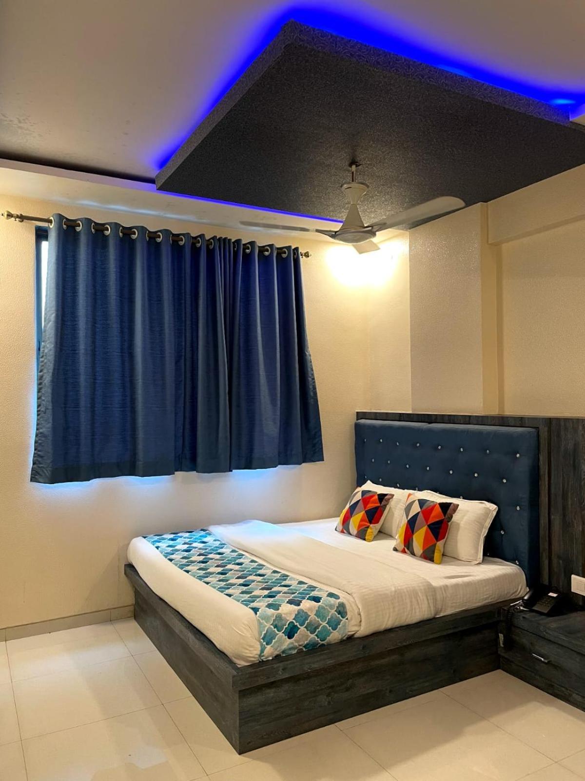 Hotel Mari Aai Residency Нави Мумбай Екстериор снимка